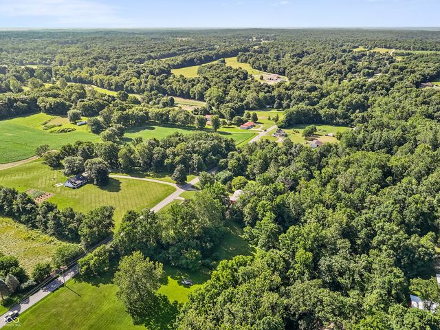 6442 S 300 W, Trafalgar, IN 46181
