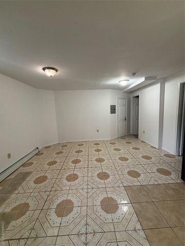 174-17 129TH AVE, Baisley Park, NY 11434