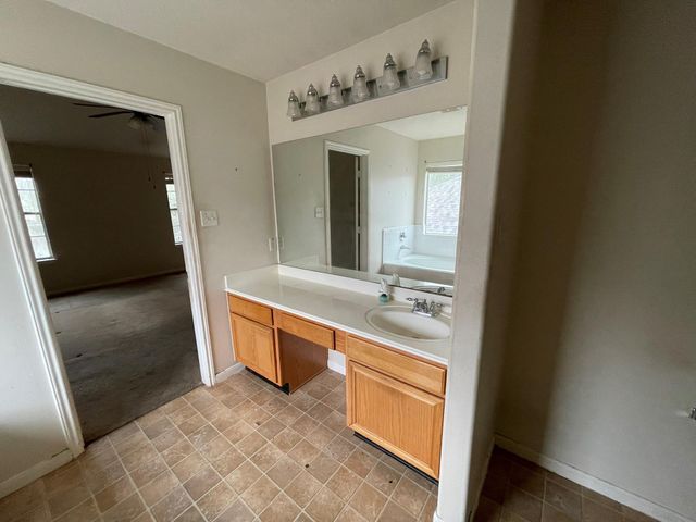 4019 Kelsey Trail Lane, Houston, TX 77047