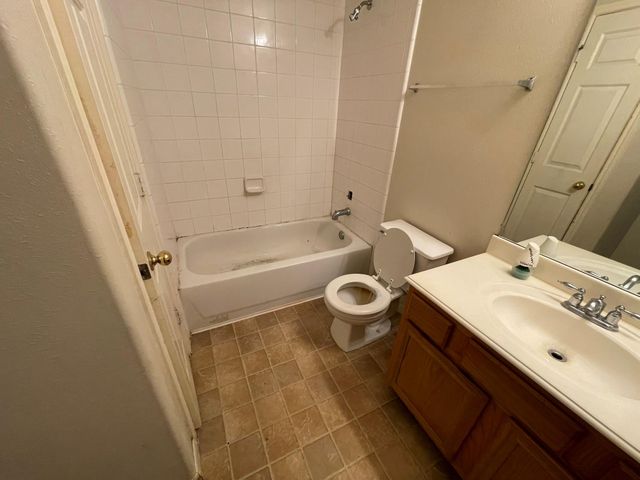 4019 Kelsey Trail Lane, Houston, TX 77047