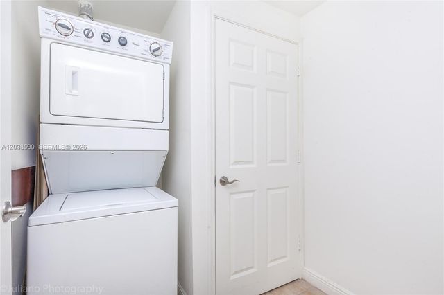 888 S Douglas Rd 1608, Coral Gables, FL 33134