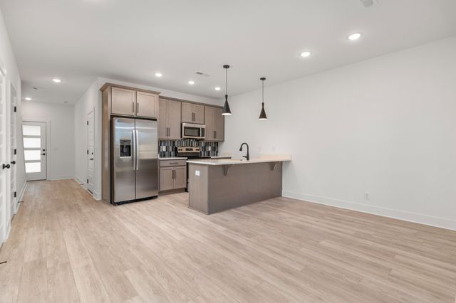 537 Bellamy Ln Unit I2, Clarksville, TN 37043