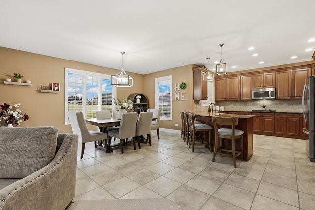 8844 Port Washington Drive, Frankfort, IL 60423