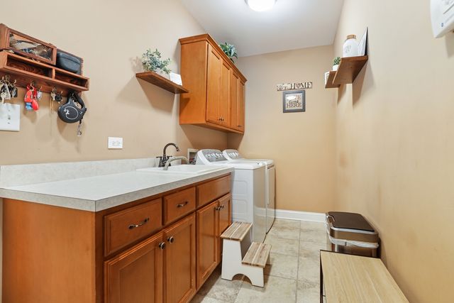 8844 Port Washington Drive, Frankfort, IL 60423