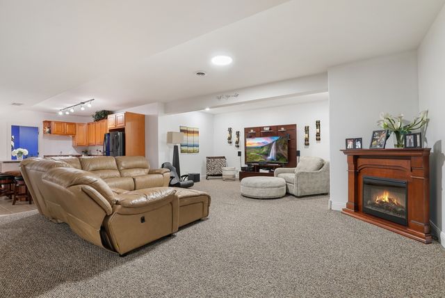 8844 Port Washington Drive, Frankfort, IL 60423