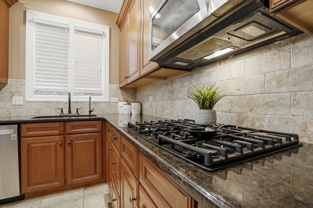 8844 Port Washington Drive, Frankfort, IL 60423