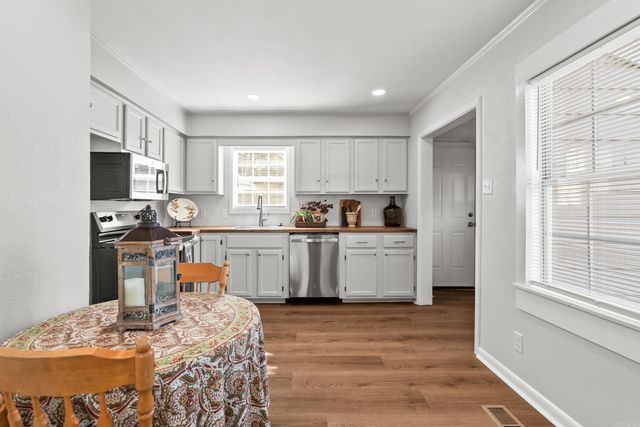 4300 N Cypress, North Little Rock, AR 72116