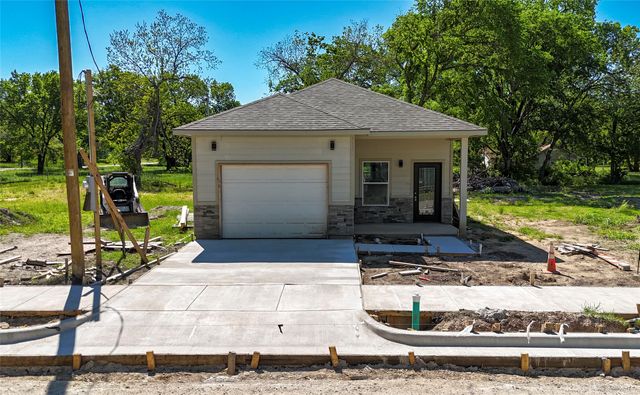 409 S Main Street, Bonham, TX 75418