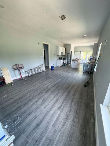 409 S Main Street, Bonham, TX 75418