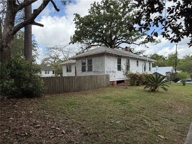 302 6th Street, Chickasaw, AL 36611