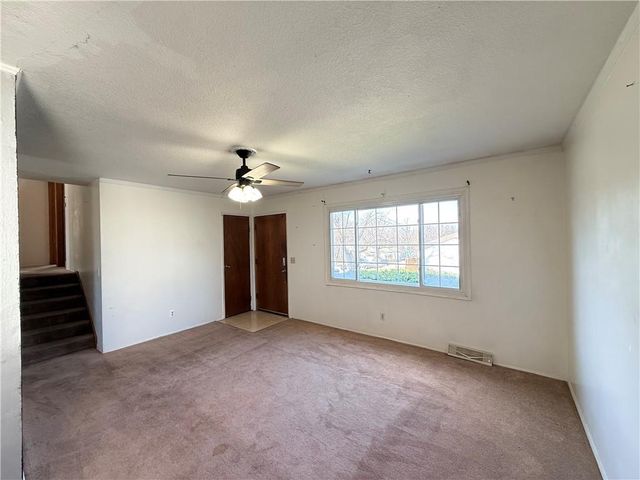 7801 NE San Rafael Drive, Kansas City, MO 64119