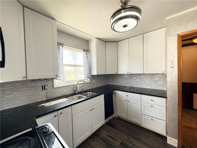 7801 NE San Rafael Drive, Kansas City, MO 64119