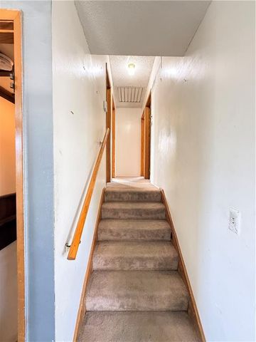 7801 NE San Rafael Drive, Kansas City, MO 64119