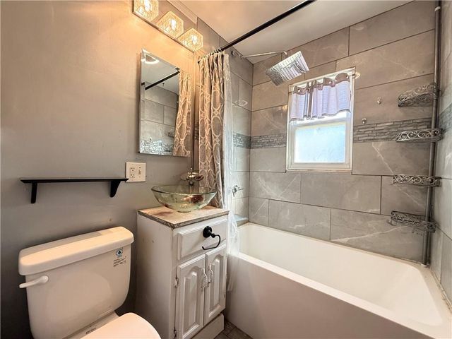 7801 NE San Rafael Drive, Kansas City, MO 64119