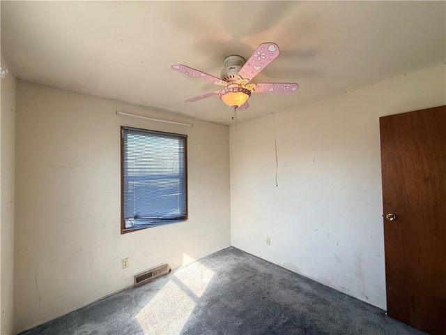 7801 NE San Rafael Drive, Kansas City, MO 64119