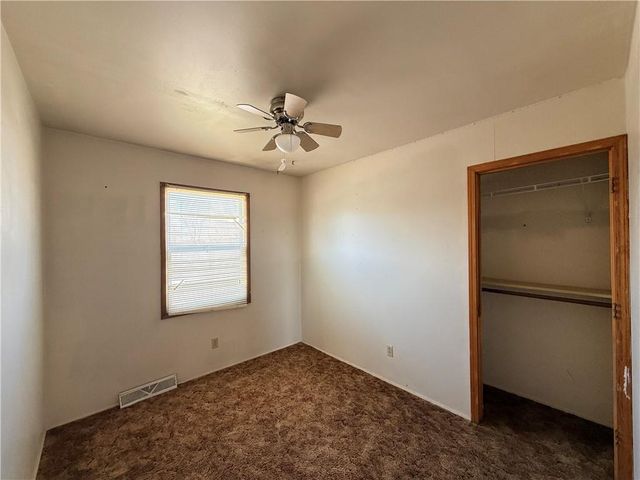 7801 NE San Rafael Drive, Kansas City, MO 64119