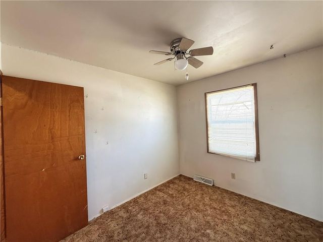 7801 NE San Rafael Drive, Kansas City, MO 64119