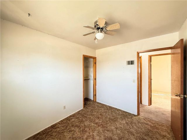 7801 NE San Rafael Drive, Kansas City, MO 64119