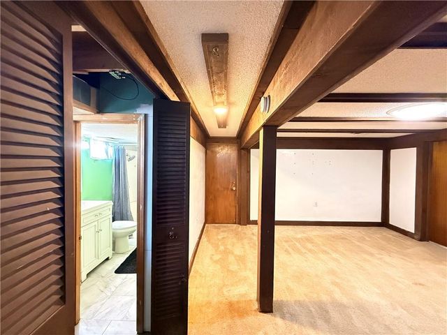 7801 NE San Rafael Drive, Kansas City, MO 64119