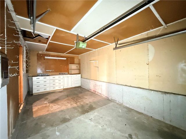 7801 NE San Rafael Drive, Kansas City, MO 64119