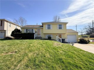 7801 NE San Rafael Drive, Kansas City, MO 64119