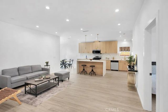 14868 Envoy, Sylmar, CA 91342