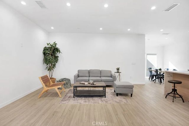 14868 Envoy, Sylmar, CA 91342
