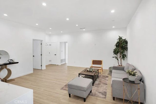 14868 Envoy, Sylmar, CA 91342