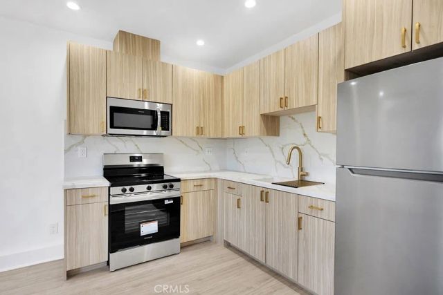 14868 Envoy, Sylmar, CA 91342