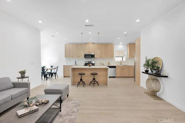 14868 Envoy, Sylmar, CA 91342