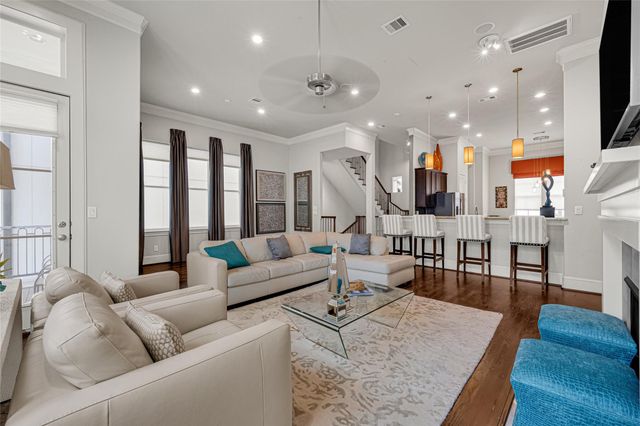 5605 Cohn Meadow Lane, Houston, TX 77007