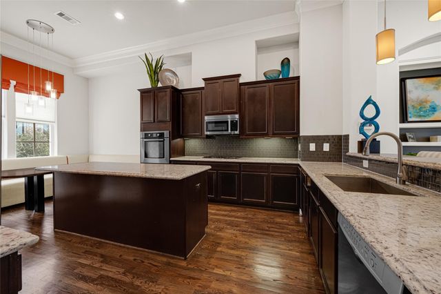 5605 Cohn Meadow Lane, Houston, TX 77007