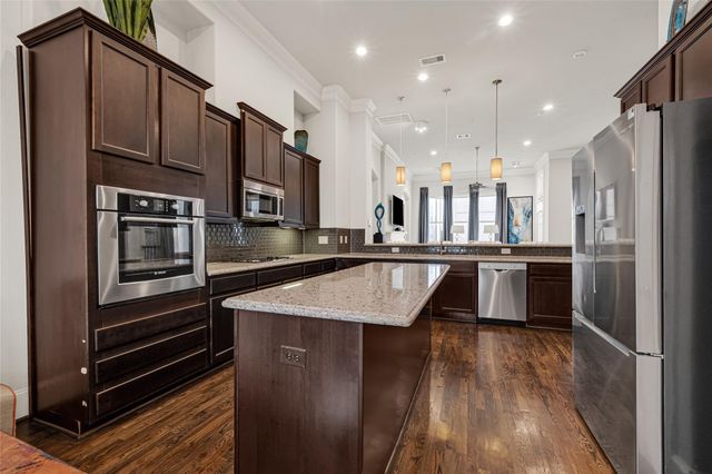 5605 Cohn Meadow Lane, Houston, TX 77007