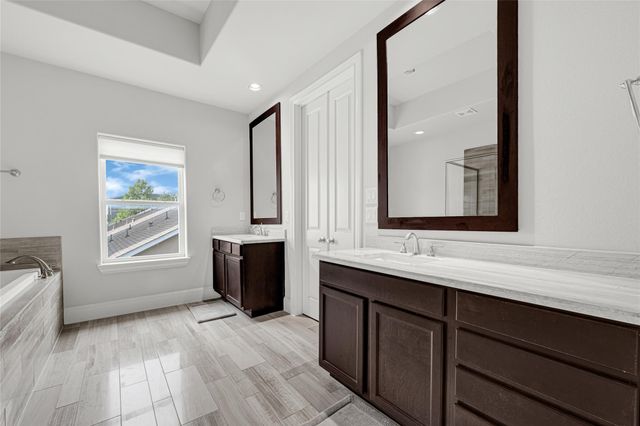 5605 Cohn Meadow Lane, Houston, TX 77007