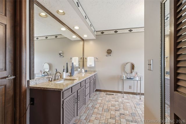17304 E 176th Street S, Bixby, OK 74008