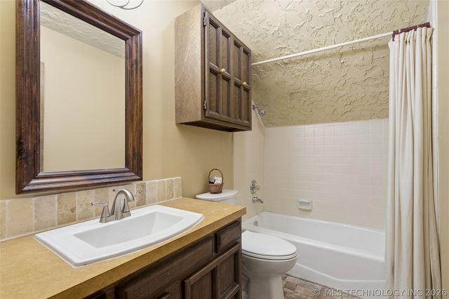 17304 E 176th Street S, Bixby, OK 74008