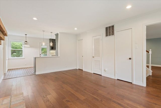 425 White Hall Road, Woodway, TX 76712