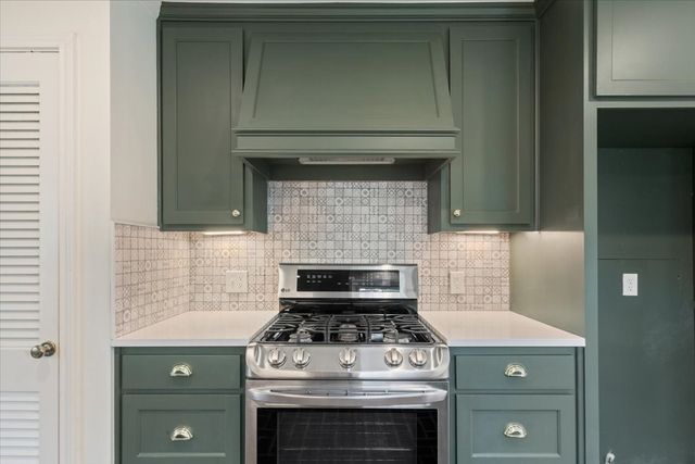 425 White Hall Road, Woodway, TX 76712