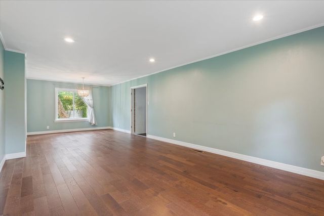 425 White Hall Road, Woodway, TX 76712