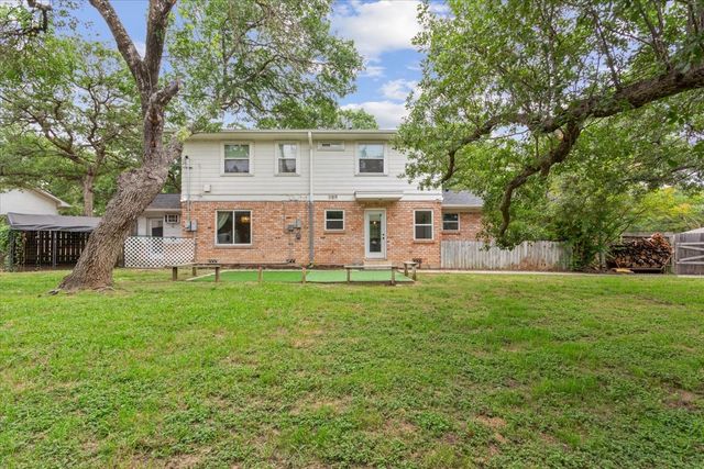 425 White Hall Road, Woodway, TX 76712