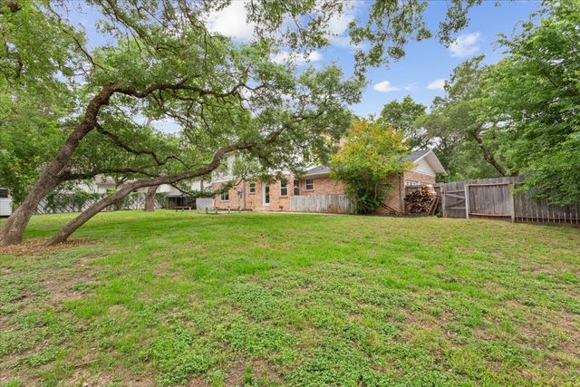 425 White Hall Road, Woodway, TX 76712