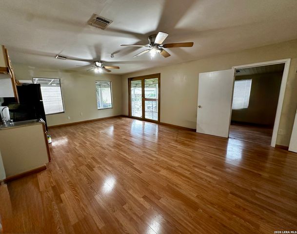 415 CHALMERS AVE, San Antonio, TX 78214