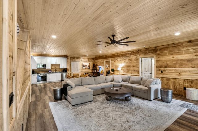 245 Bear Paw Trail, Blue Ridge, GA 30513