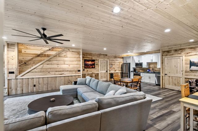 245 Bear Paw Trail, Blue Ridge, GA 30513