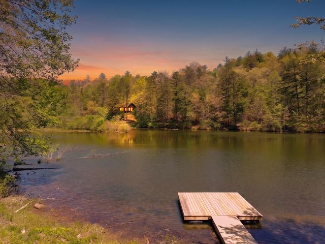 245 Bear Paw Trail, Blue Ridge, GA 30513