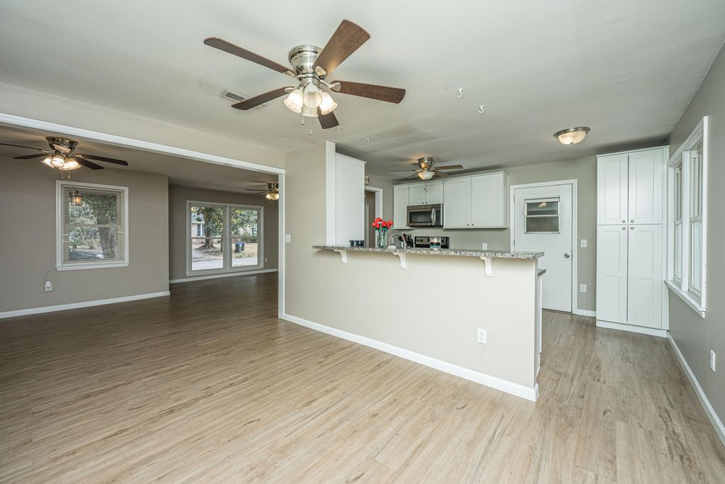 Image 12 of property listing at 210 Jimbo Road, Summerville, SC 29485