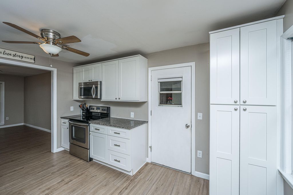 Image 19 of property listing at 210 Jimbo Road, Summerville, SC 29485