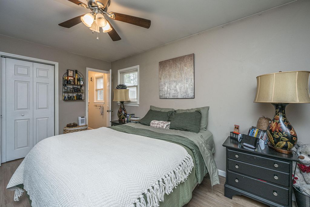 Image 24 of property listing at 210 Jimbo Road, Summerville, SC 29485