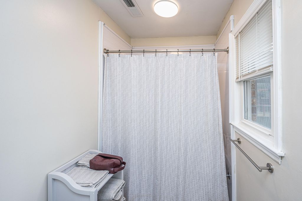 Image 27 of property listing at 210 Jimbo Road, Summerville, SC 29485