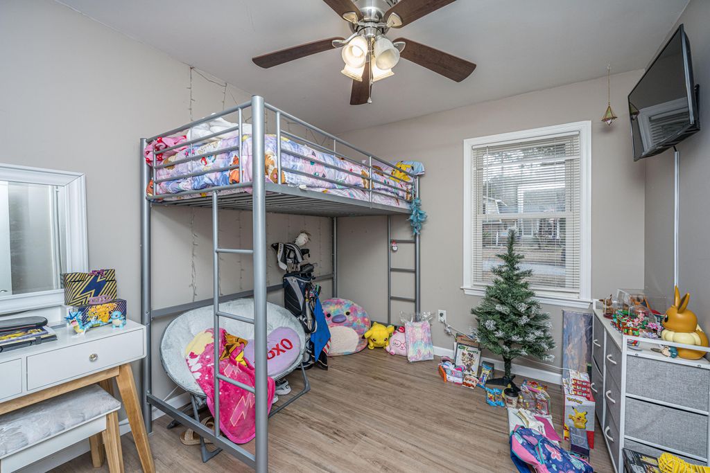 Image 28 of property listing at 210 Jimbo Road, Summerville, SC 29485